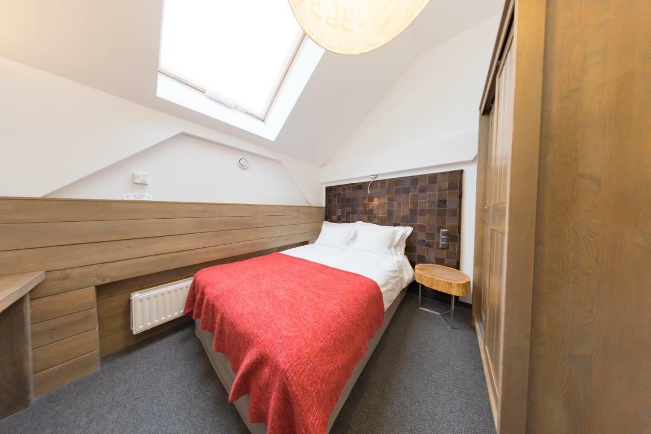 Hotel Jakubus Wilkow  Экстерьер фото