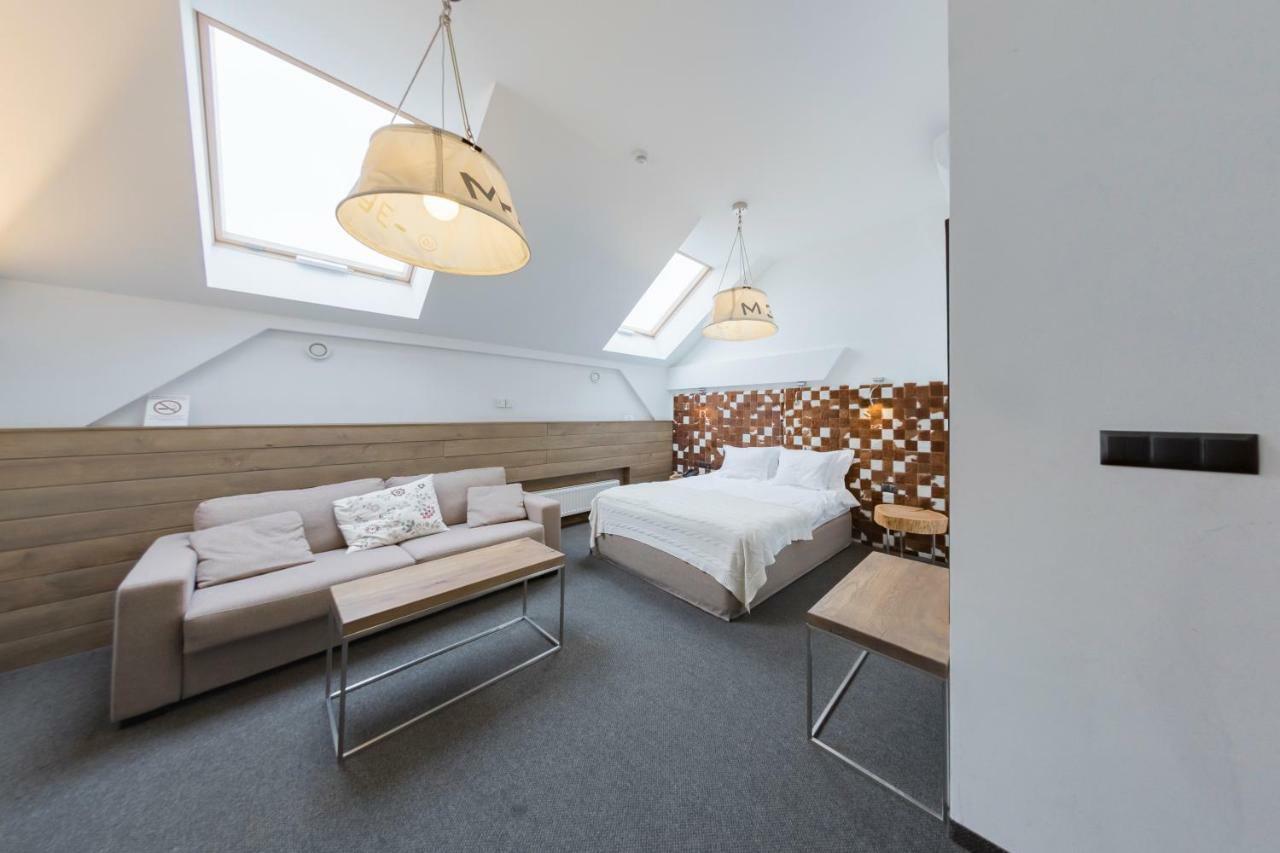 Hotel Jakubus Wilkow  Экстерьер фото