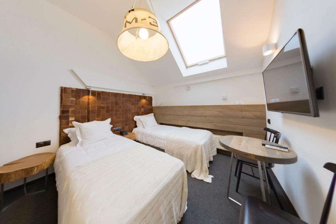 Hotel Jakubus Wilkow  Экстерьер фото
