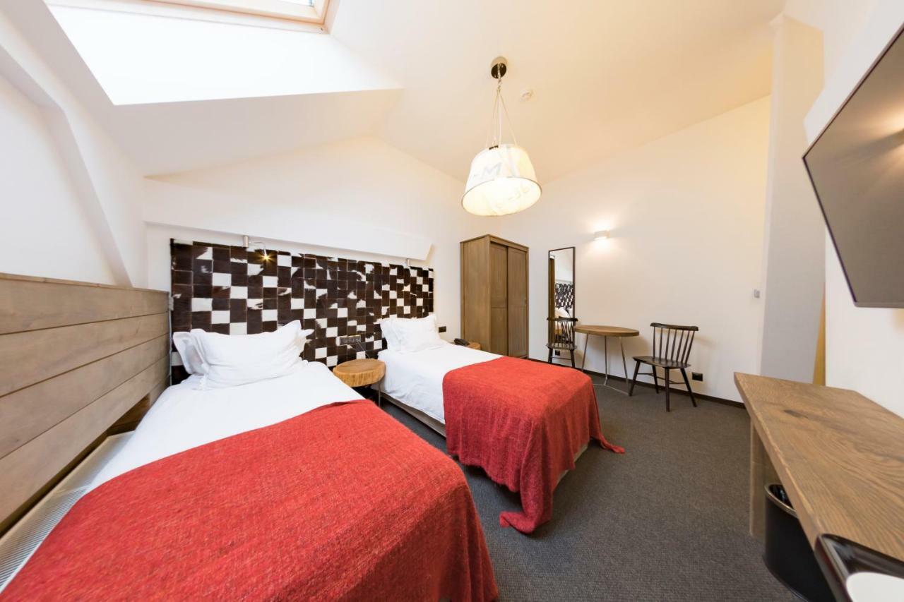 Hotel Jakubus Wilkow  Экстерьер фото