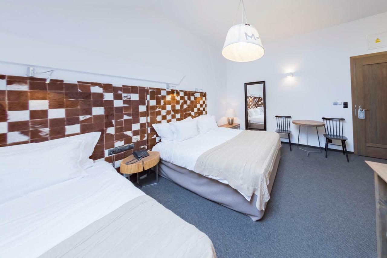 Hotel Jakubus Wilkow  Экстерьер фото